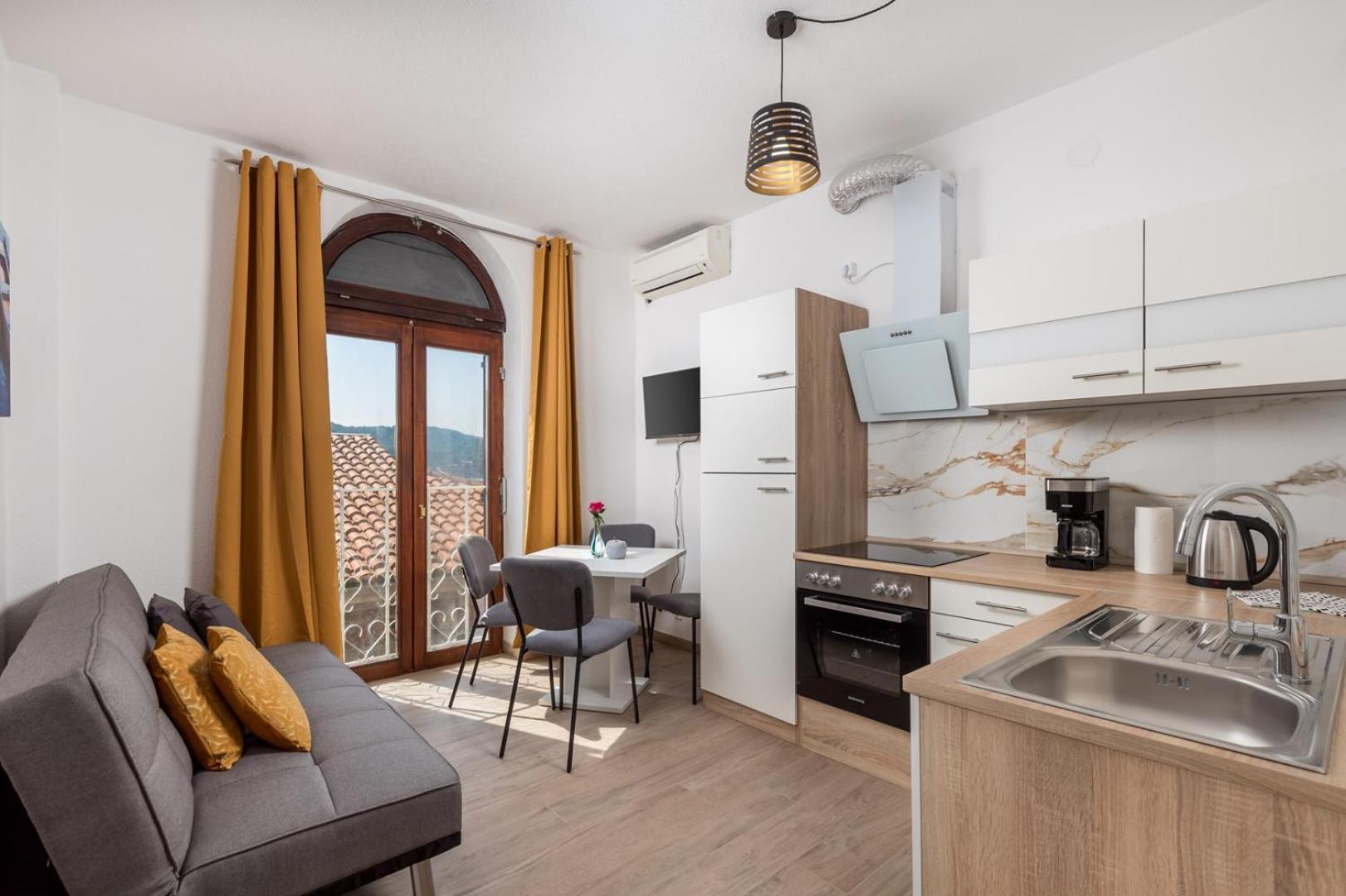 Apartments Jadranka オミサリ エクステリア 写真